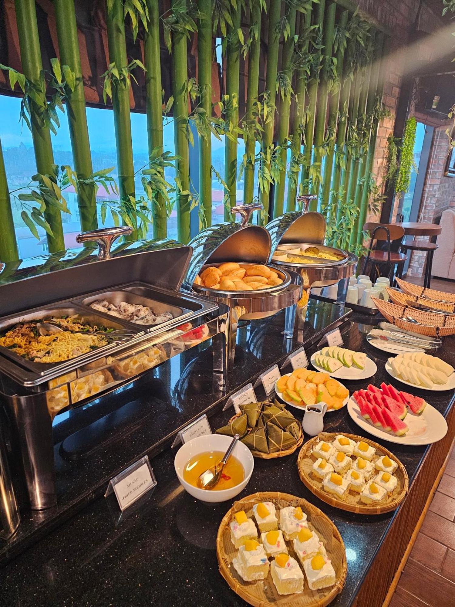Kawasaki Noi Bai Airport Hotel מראה חיצוני תמונה
